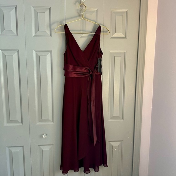 Jones Wear Dress Burgundy Cocktail dress with satin bow. Midi Dress Size 6 NWT - Picture 4 of 14